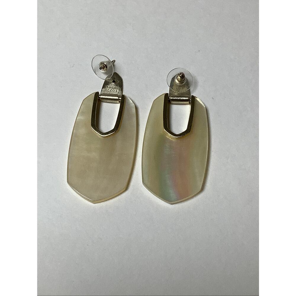 Kendra Scott *READ Gold Daphne Mother of Pearl Drop Earrings Statement A30-3 - Picture 2 of 5